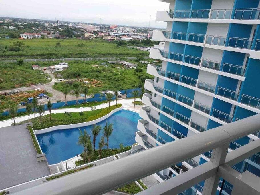 1Bedroom Unit At Azure North With Netflix Up To 6Pax Сан-Фернандо Экстерьер фото